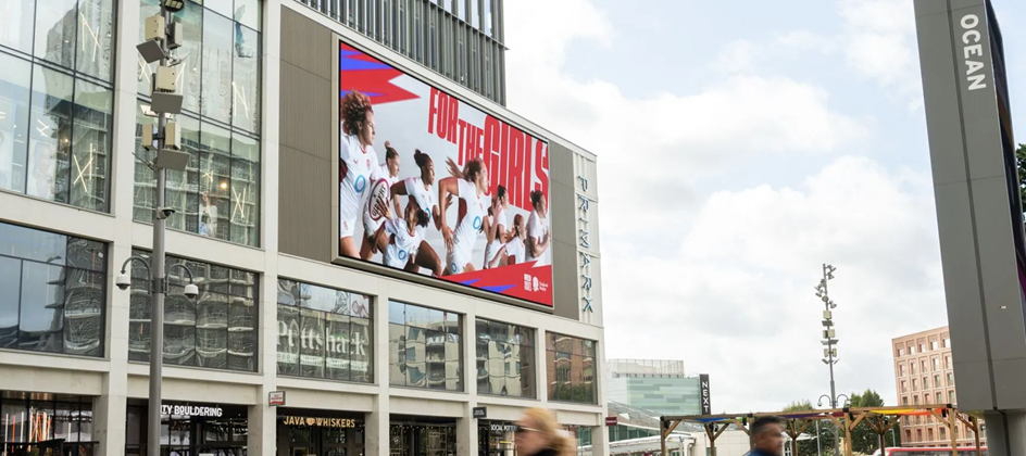 Ocean Outdoor named DOOH media partner of England’s Red Roses